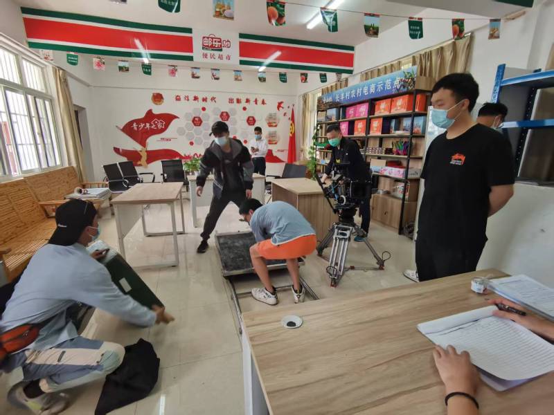 追星女孩心理学分析报告：博白县广告片拍摄公司揭秘饭圈应援式传播逻辑